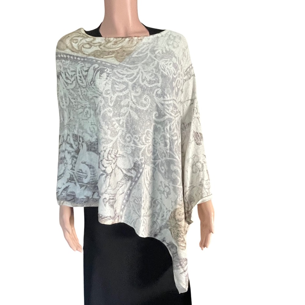 Chico's‎ Silver Shimmer Poncho Shawl OS Layering Wrap Statement Holiday Metallic